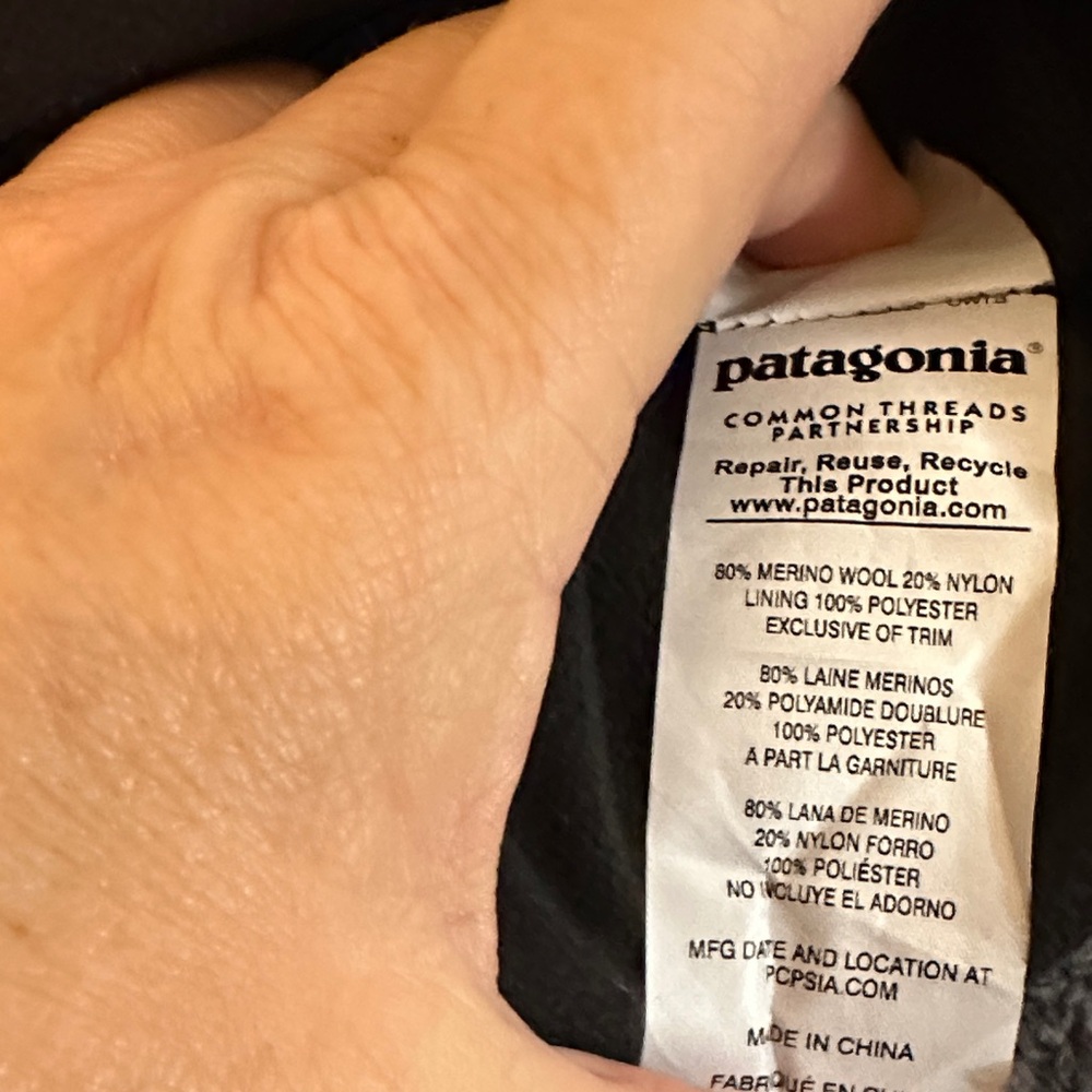 Patagonia Women’s Fleece Lined Teal Knit Hat - Picture 4 of 6